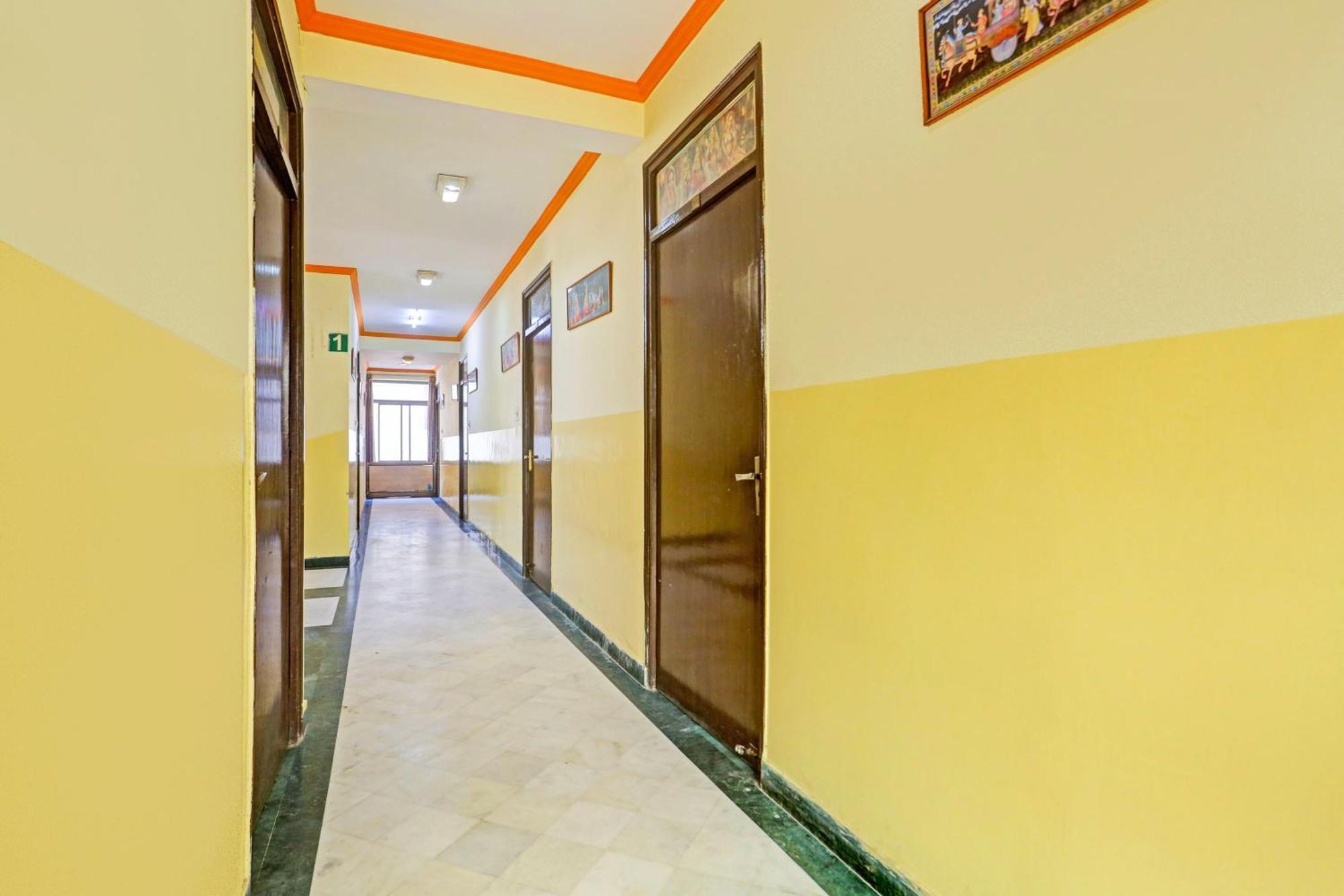Super Collection O Bani Park Near Collectorate Circle Formerly Anuja Palace Jaipur